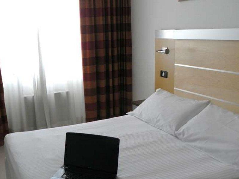 Sotel Nomentana Roma Esterno foto