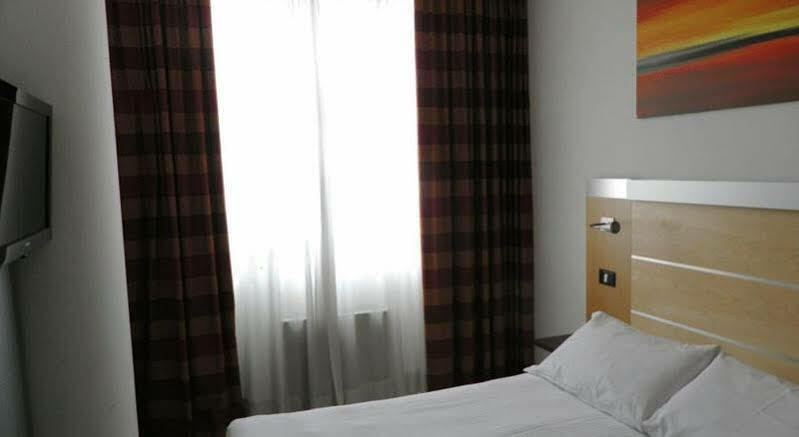 Sotel Nomentana Roma Esterno foto